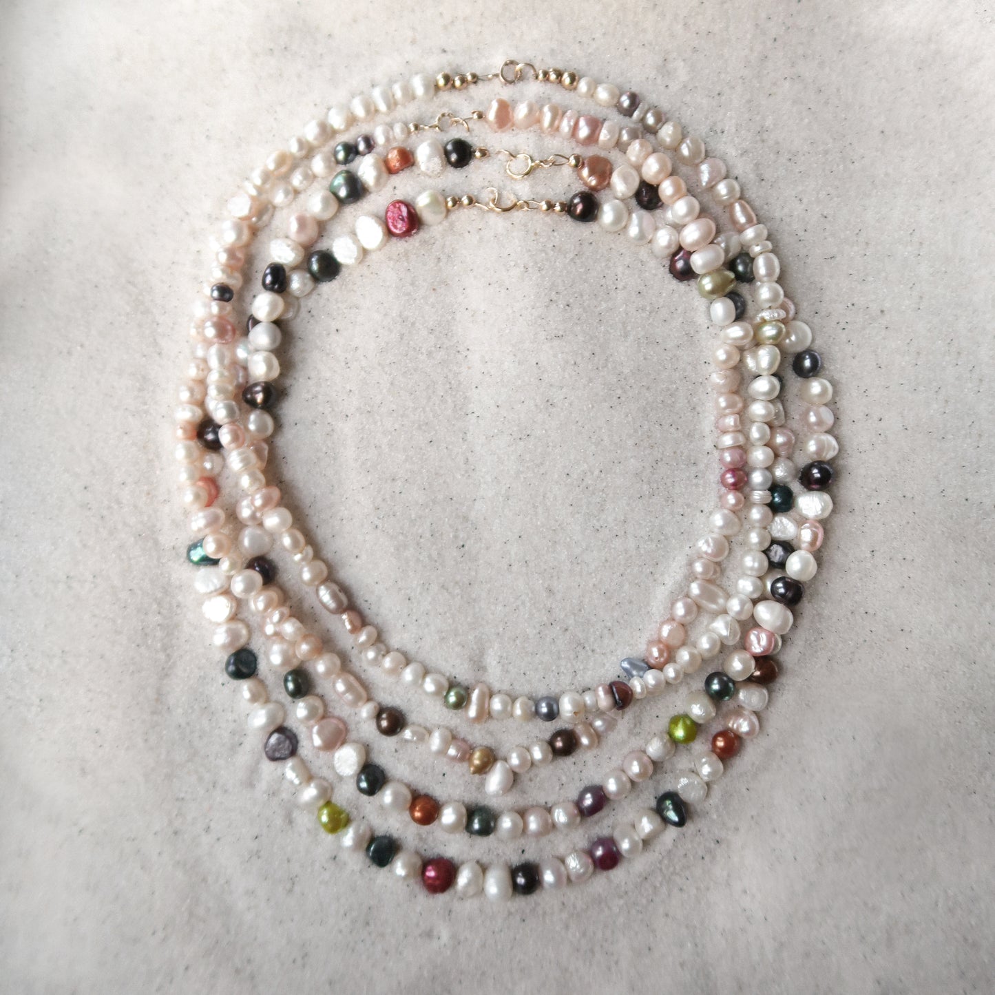 Small Party Waves Pearl Necklace